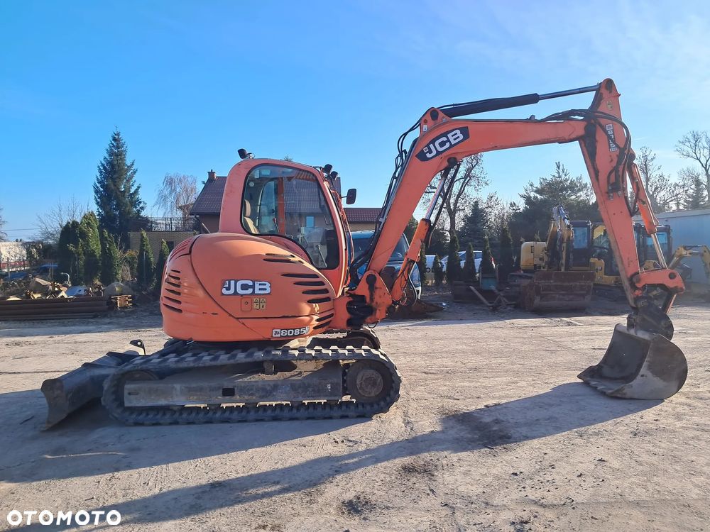 JCB 8085 - 1