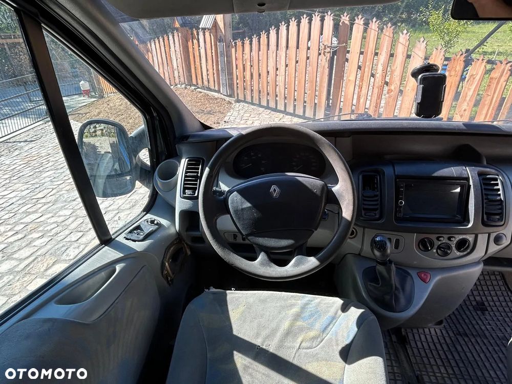 Renault Trafic Passenger - 8