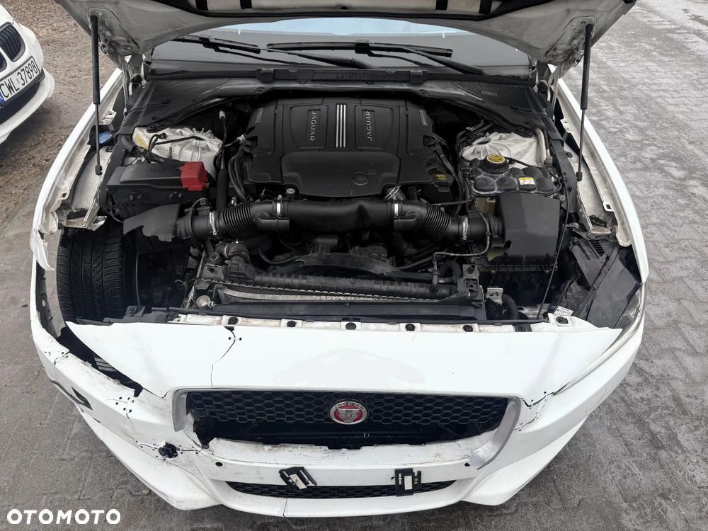 Jaguar XE S - 7