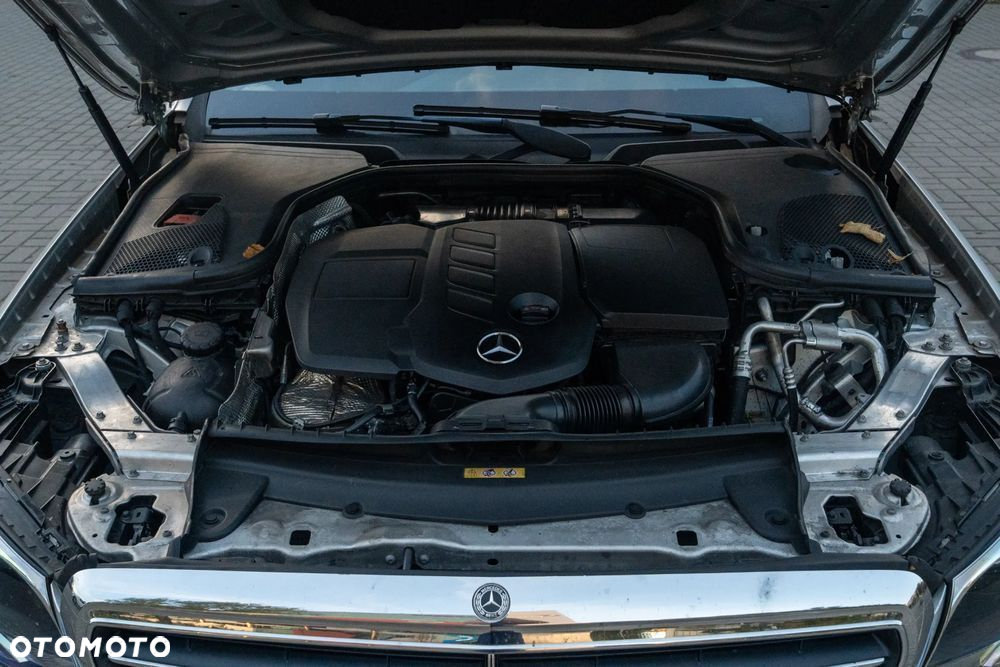 Mercedes-Benz Klasa E 200 d T 9G-TRONIC - 9