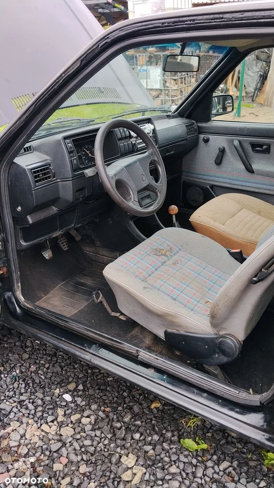 Volkswagen Golf 1.6 GL D - 6