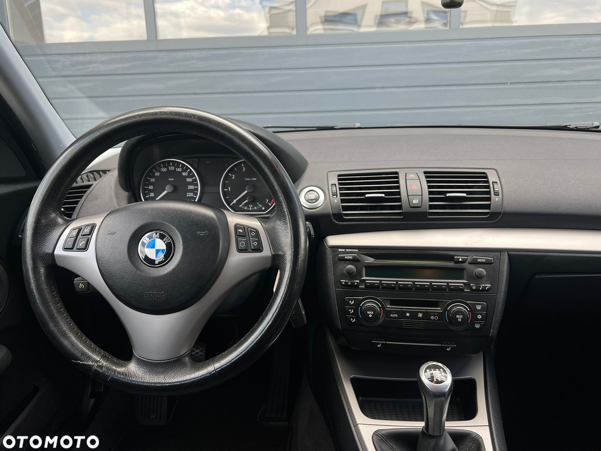 BMW Seria 1 - 30