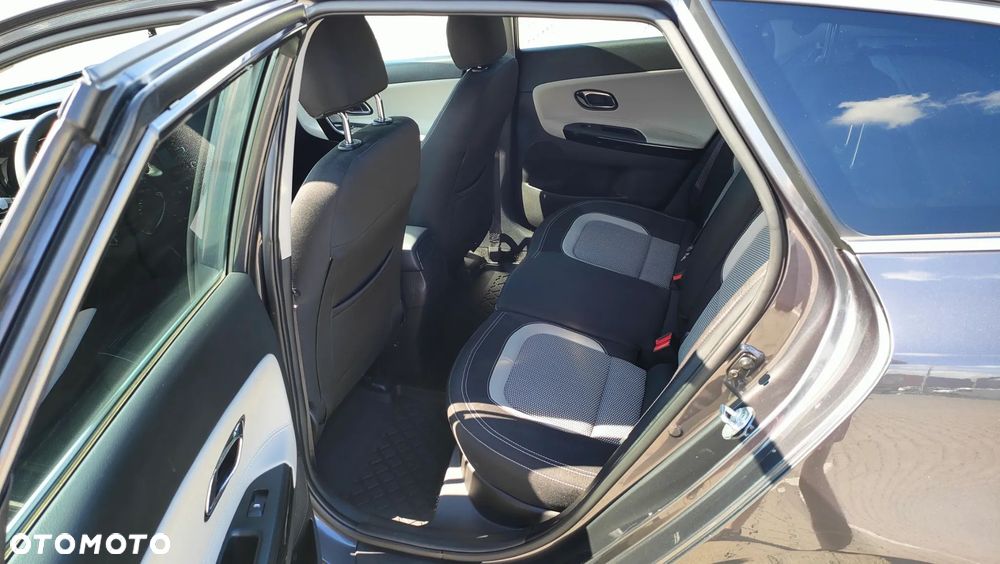 Kia Ceed - 22