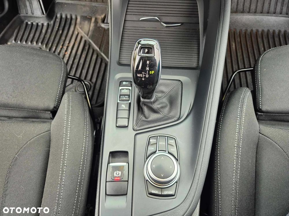 BMW X1 sDrive18d xLine - 16