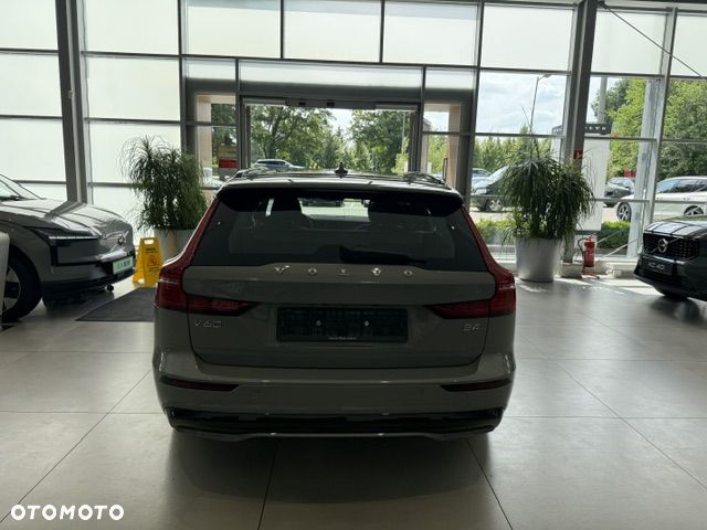 Volvo V60 B4 B Ultra Dark - 37