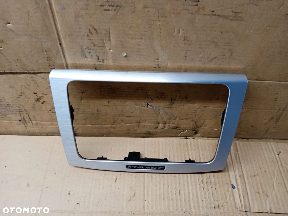 Ramka radia konsoli dekor VW Passat B6 3C0858069P - 3
