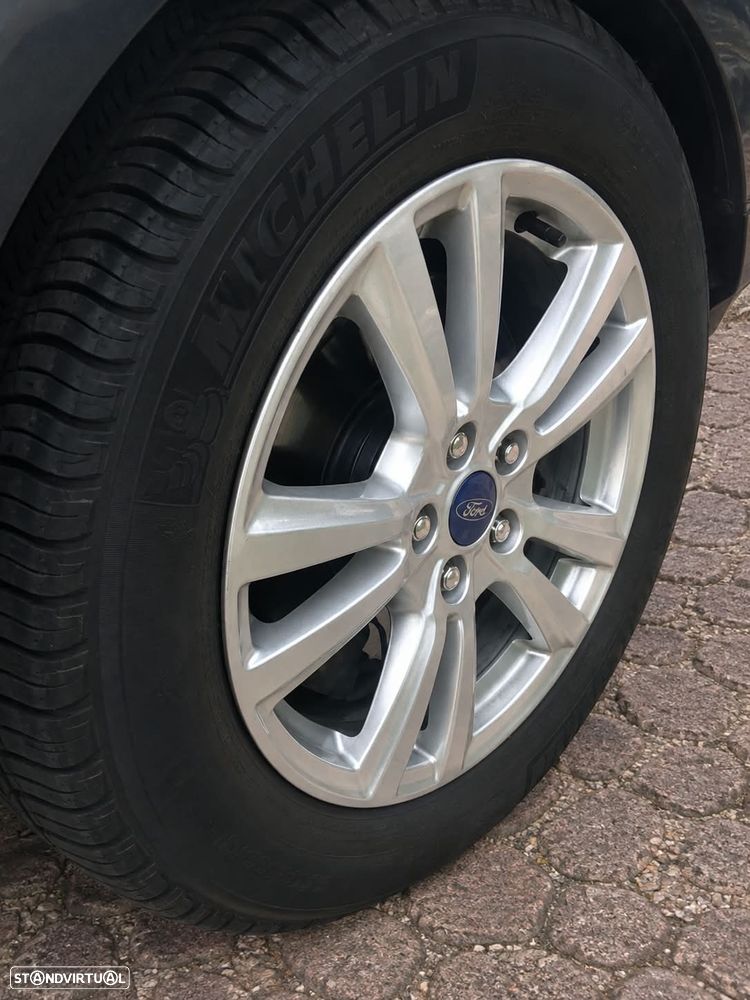 Ford Kuga 1.5 TDCi Titanium - 4