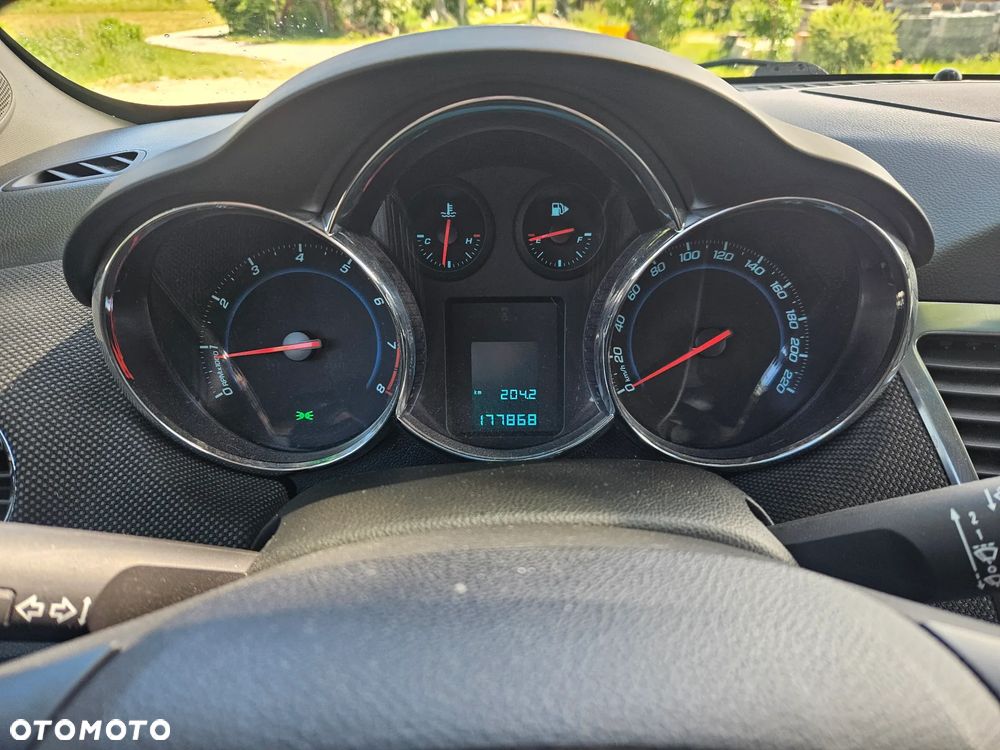 Chevrolet Cruze 1.8 LT+ - 15