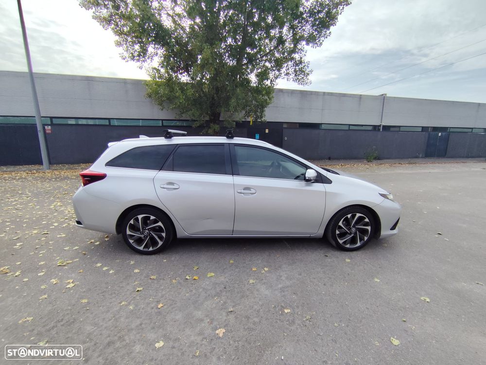 Toyota Auris Touring Sports 1.4 D-4D Comfort+Pack Sport - 2