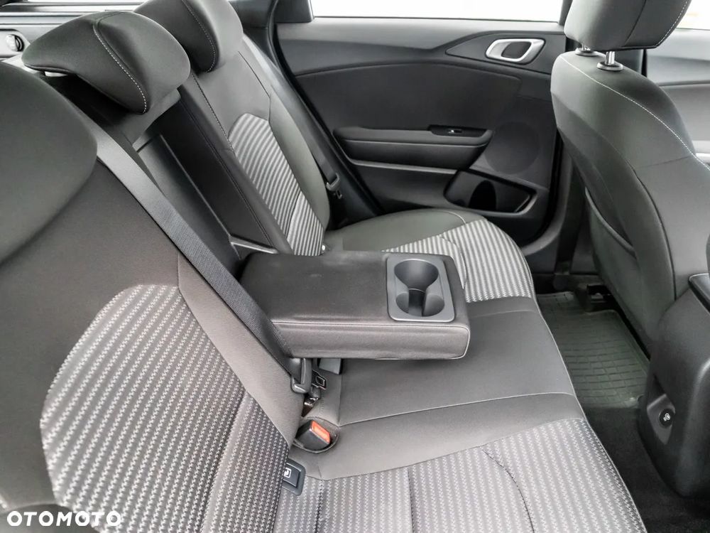 Kia Ceed 1.5 T-GDI M - 23