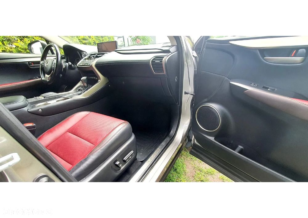 Lexus NX 300h Comfort AWD - 14