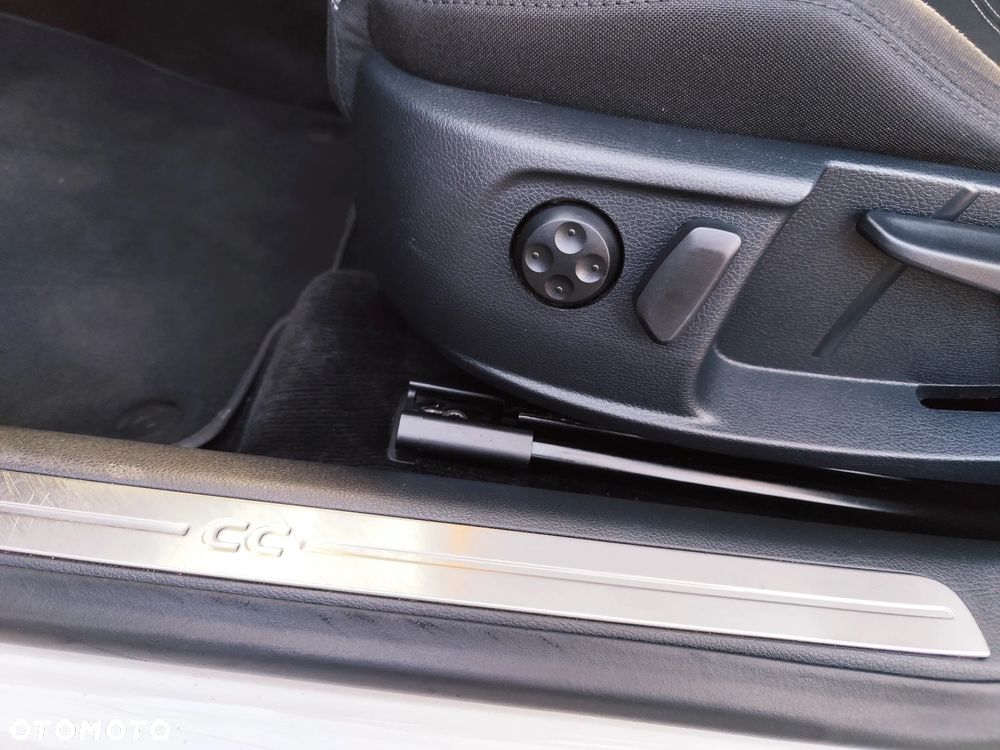 Volkswagen CC 2.0 TDI 4Motion BlueMotion Technology - 26