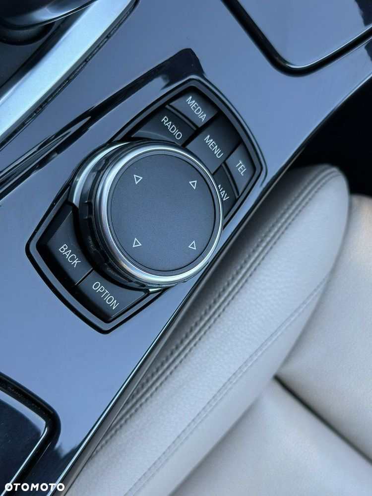 BMW Seria 5 528i xDrive - 21