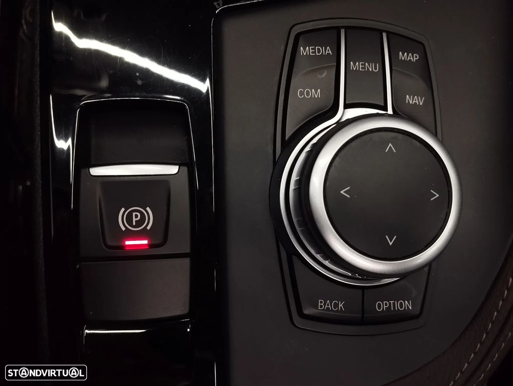 BMW X1 18 d sDrive Auto - 41