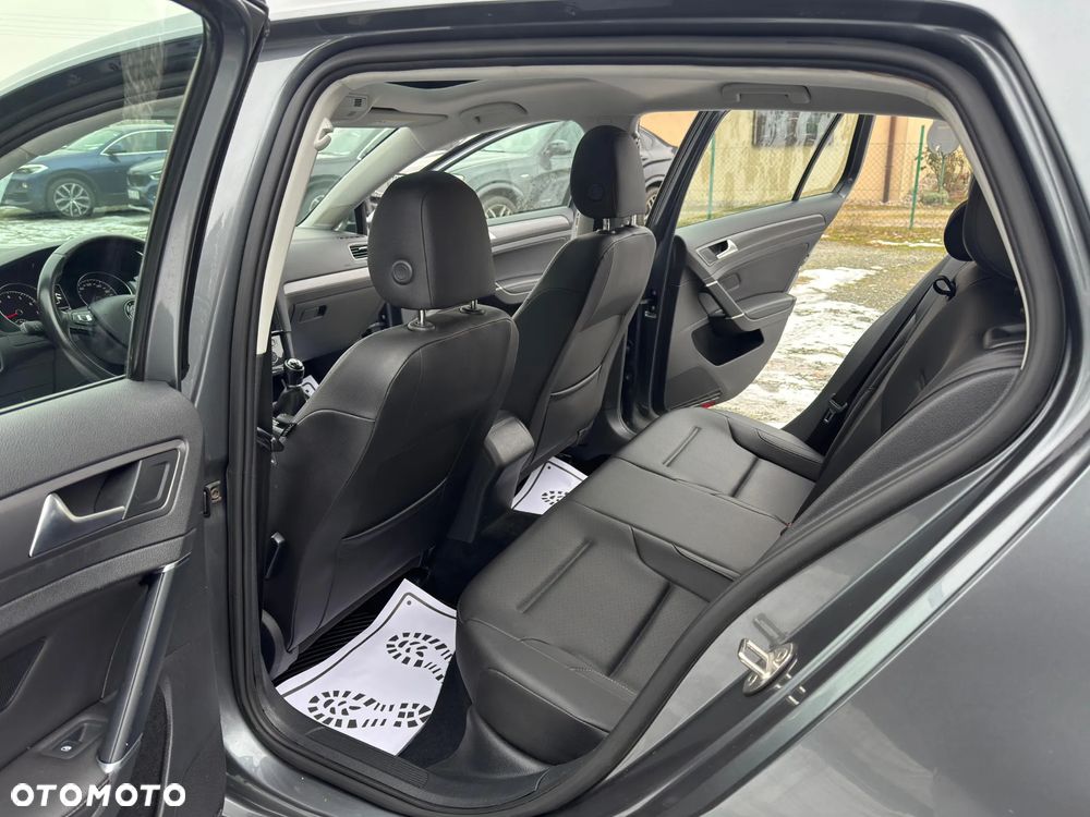 Volkswagen Golf - 21