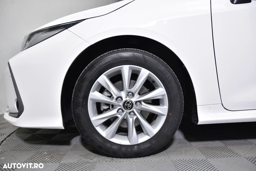 Toyota Corolla - 13