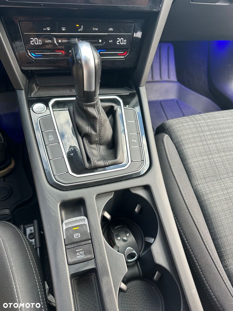 Volkswagen Passat - 7