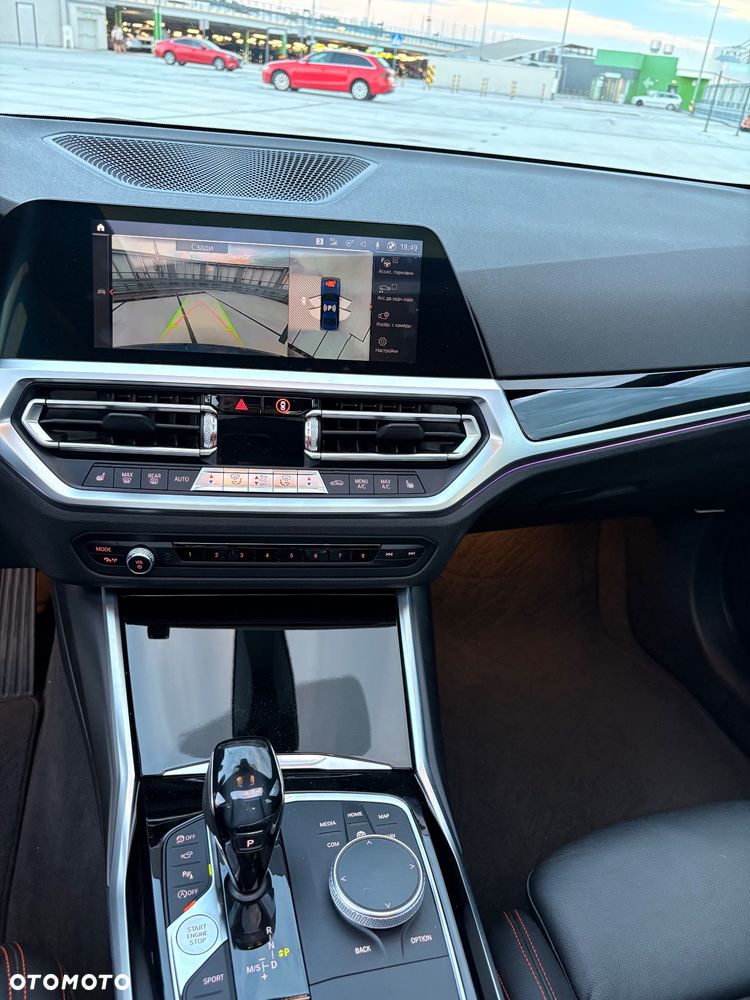 BMW Seria 3 330i - 12