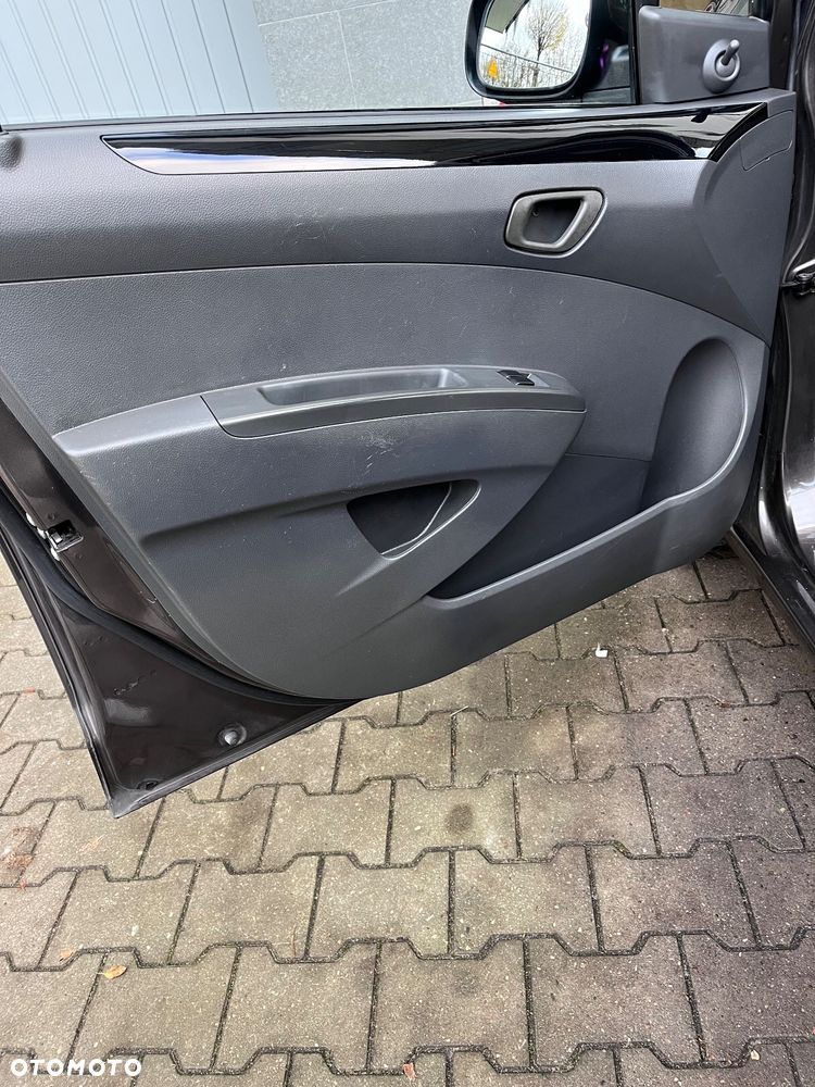 Chevrolet Spark 1.0 Base+ - 26