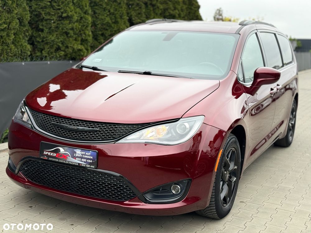 Chrysler Pacifica - 4