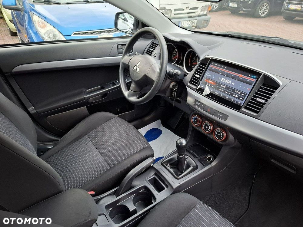 Mitsubishi Lancer - 22
