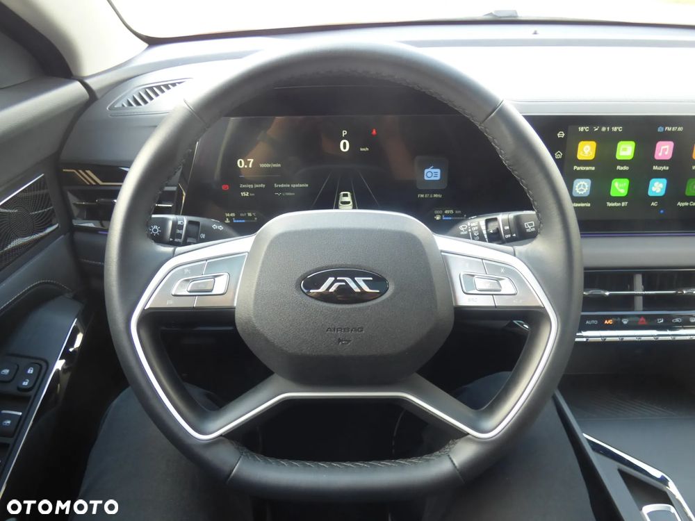 JAC JS8 - 10