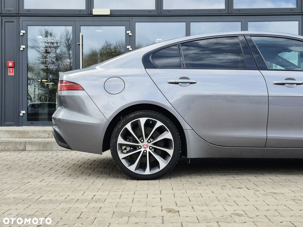 Jaguar XE D200 AWD SE - 8