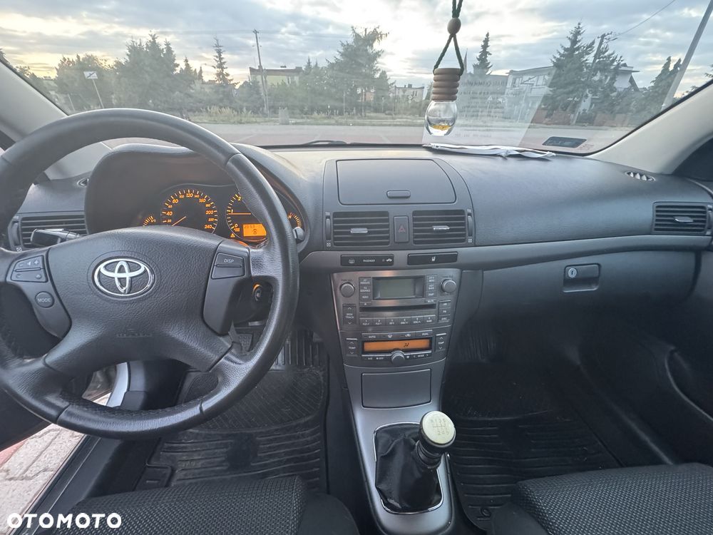 Toyota Avensis - 7