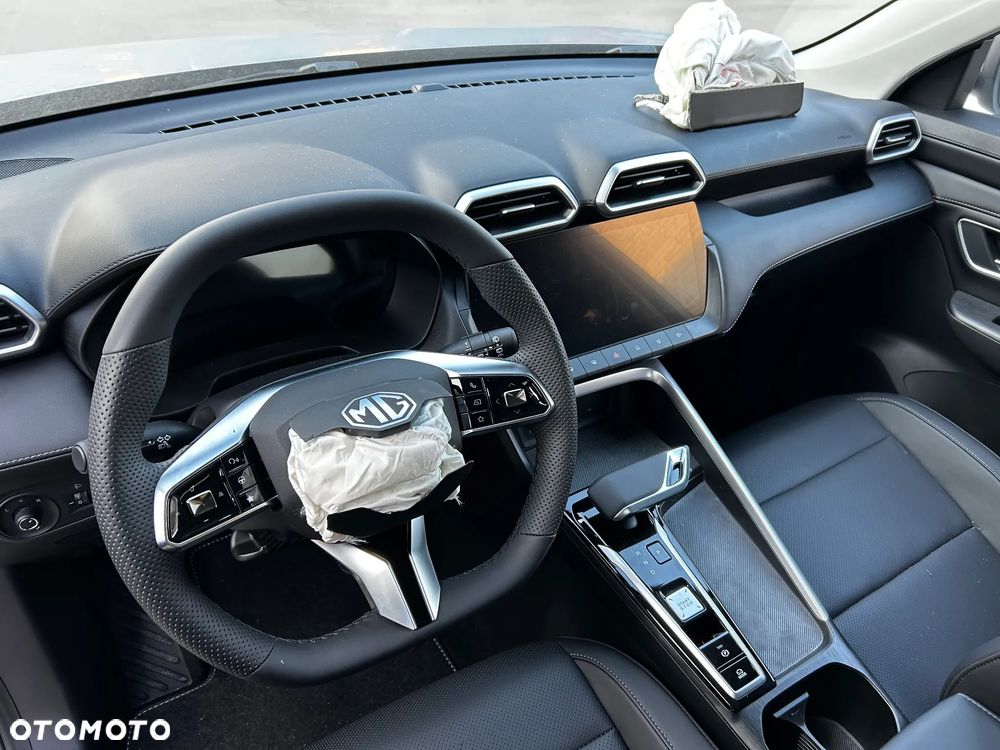 MG ZS Hybrid+ - 20