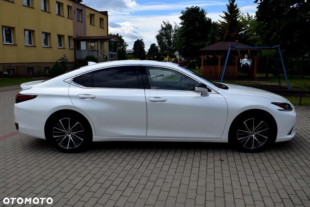 Lexus ES 300h Prestige - 10