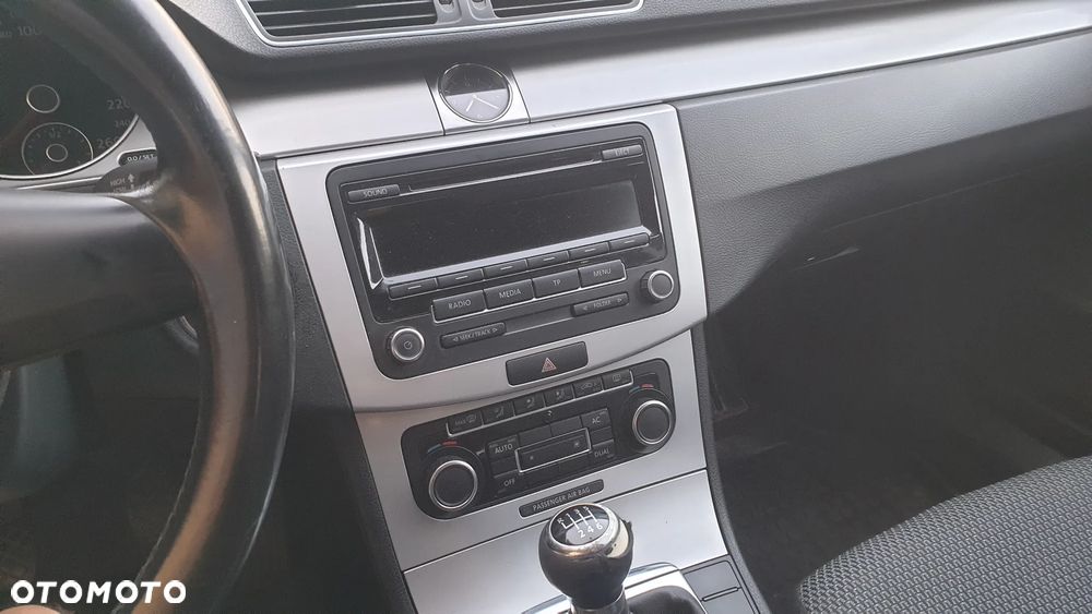 Volkswagen Passat 1.6 TDI DPF BlueMot Highline - 6