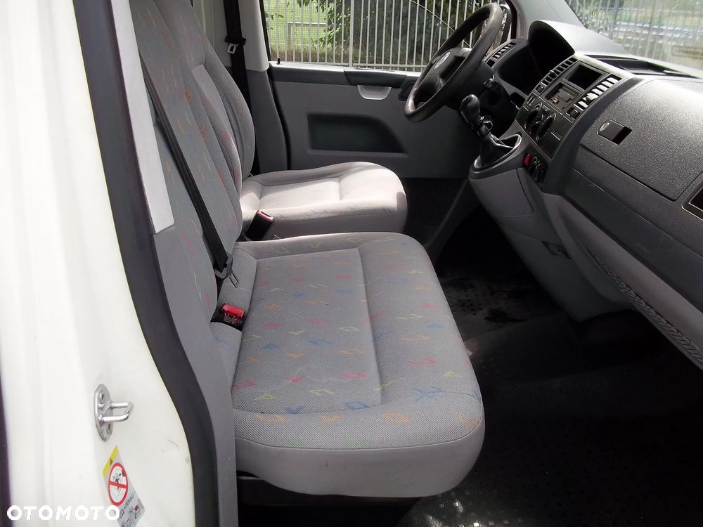 Volkswagen Caravelle GL - 10