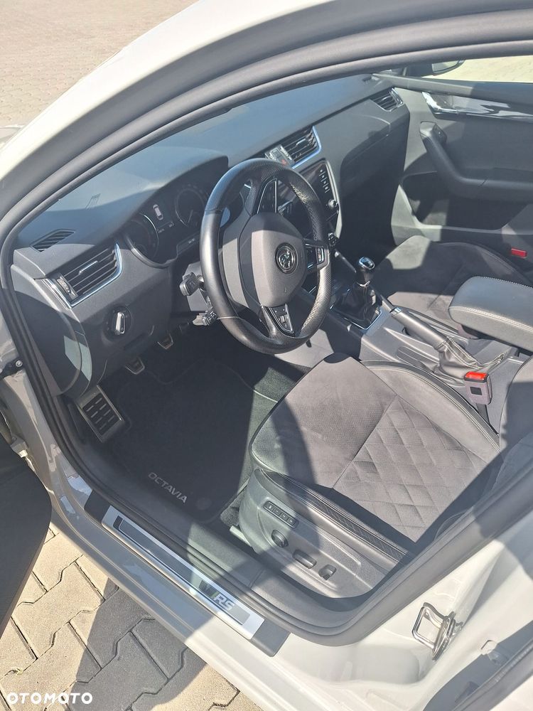 Skoda Octavia 2.0 TSI RS - 15
