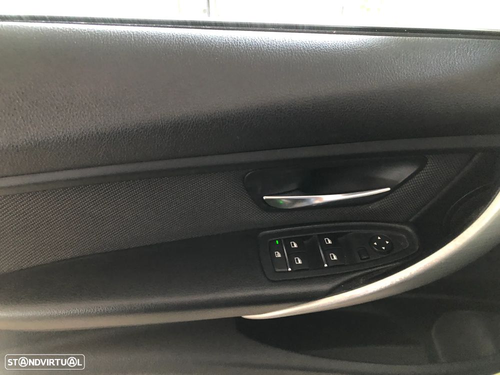 BMW 320 d EfficientDynamics Line Modern - 11