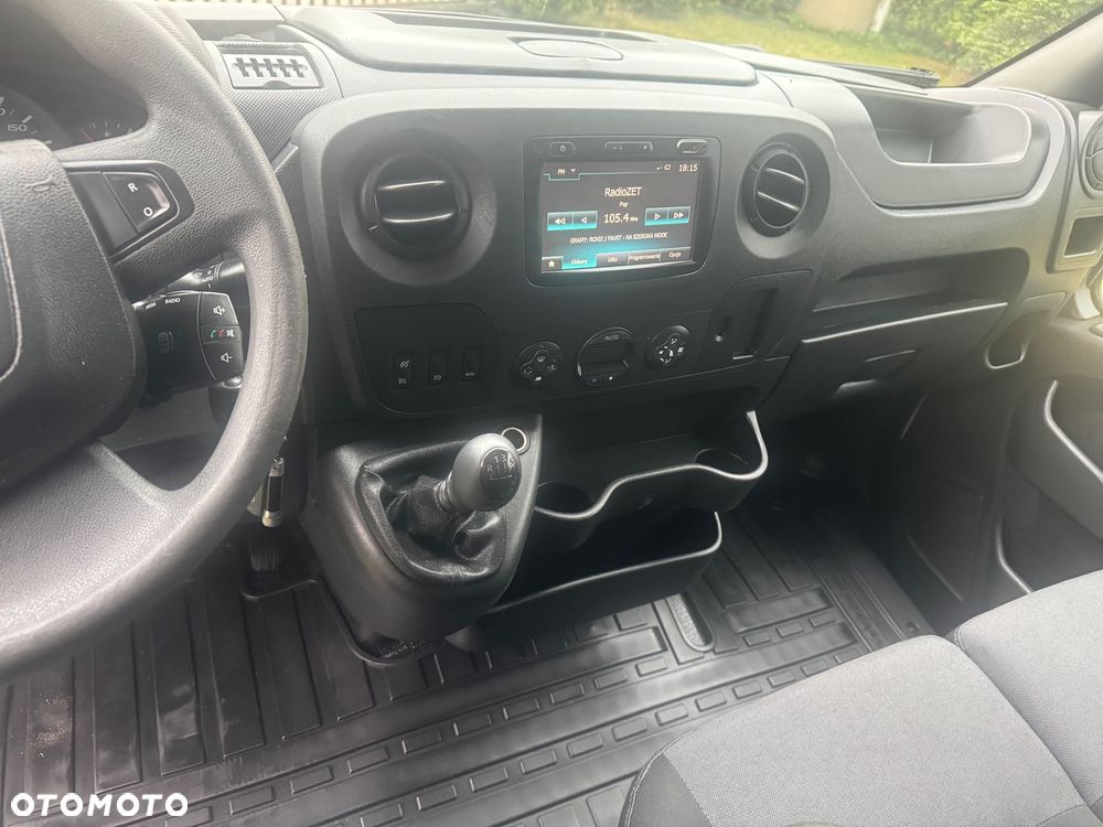 Nissan NV 400 - 9