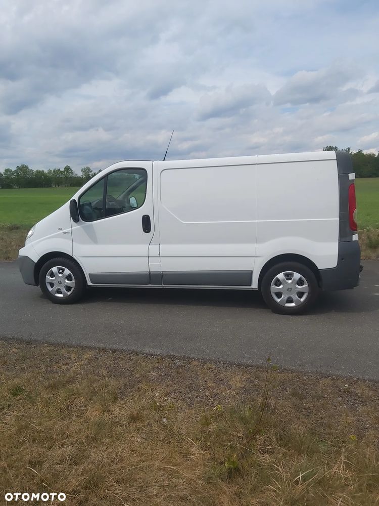 Renault Trafic L1H1 2.0DCi - 12