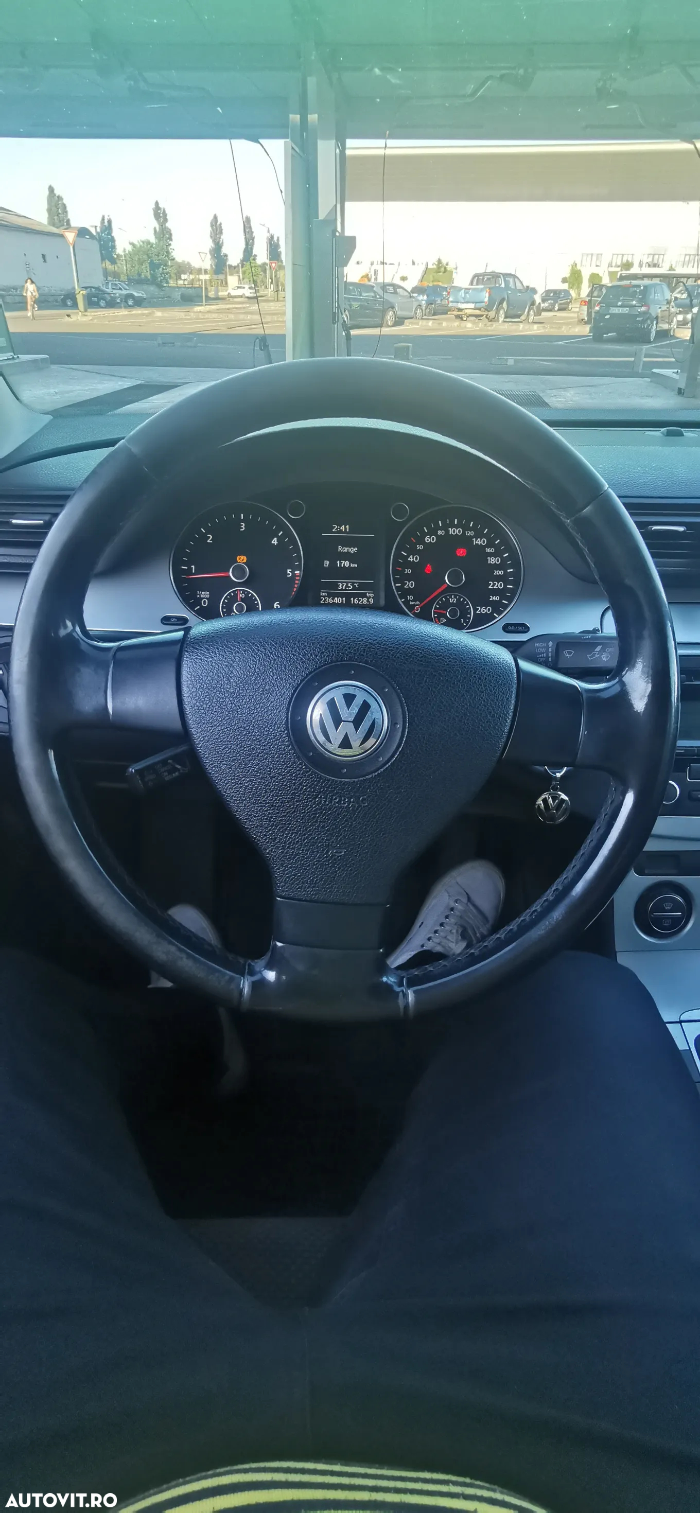 Volkswagen Passat 2.0TDI Comfortline DPF Bluemotion Technology - 8