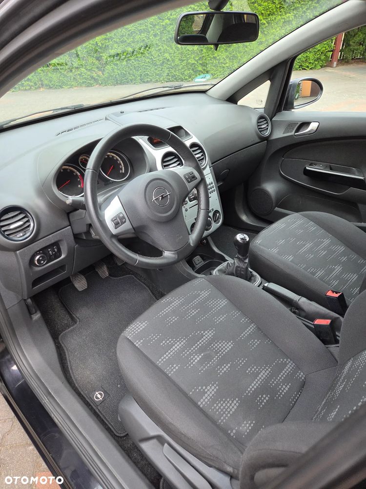 Opel Corsa 1.4 16V Satellite - 25