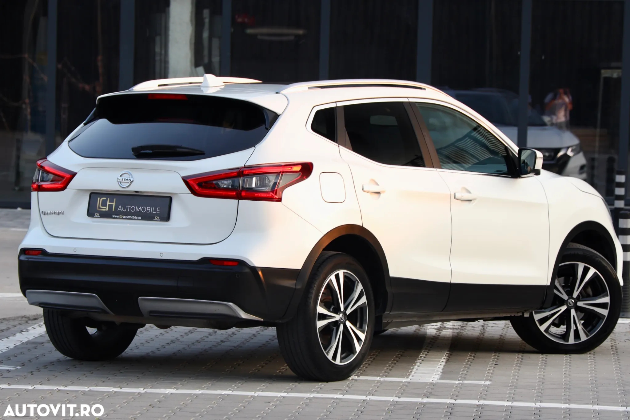 Nissan Qashqai 1.6 DCI Start/Stop X-TRONIC Tekna - 3