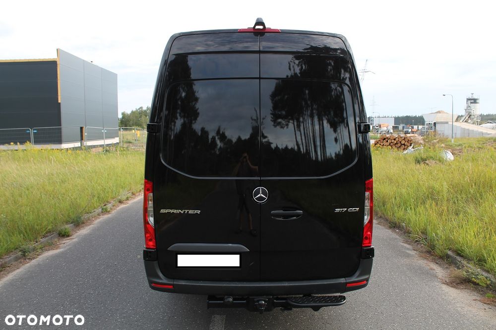 Mercedes-Benz Sprinter - 11