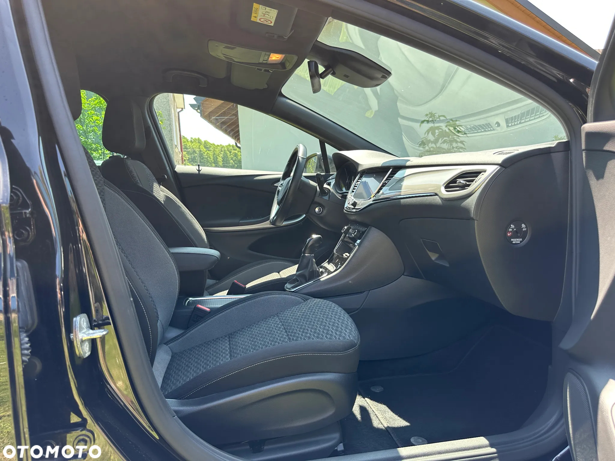 Opel Astra 1.2 Turbo Business Elegance - 24