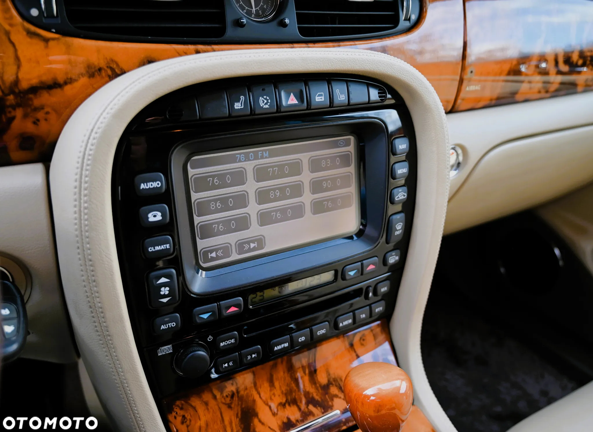 Jaguar XJ XJ8 4.2 Executive - 27