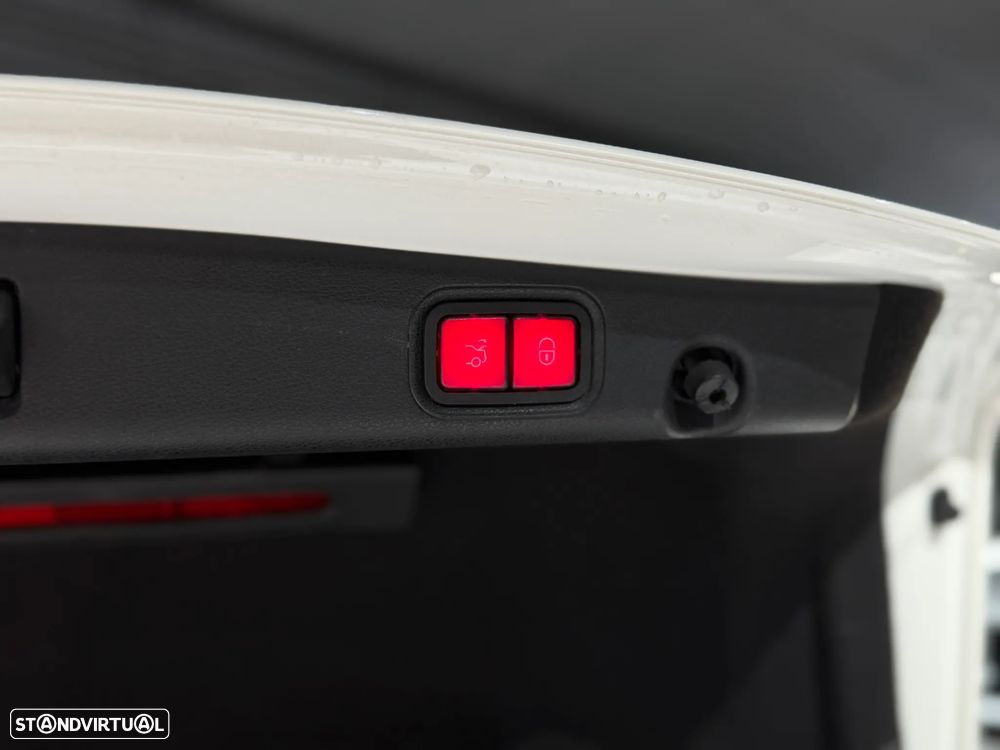 Mercedes-Benz E 350 e AMG - 49