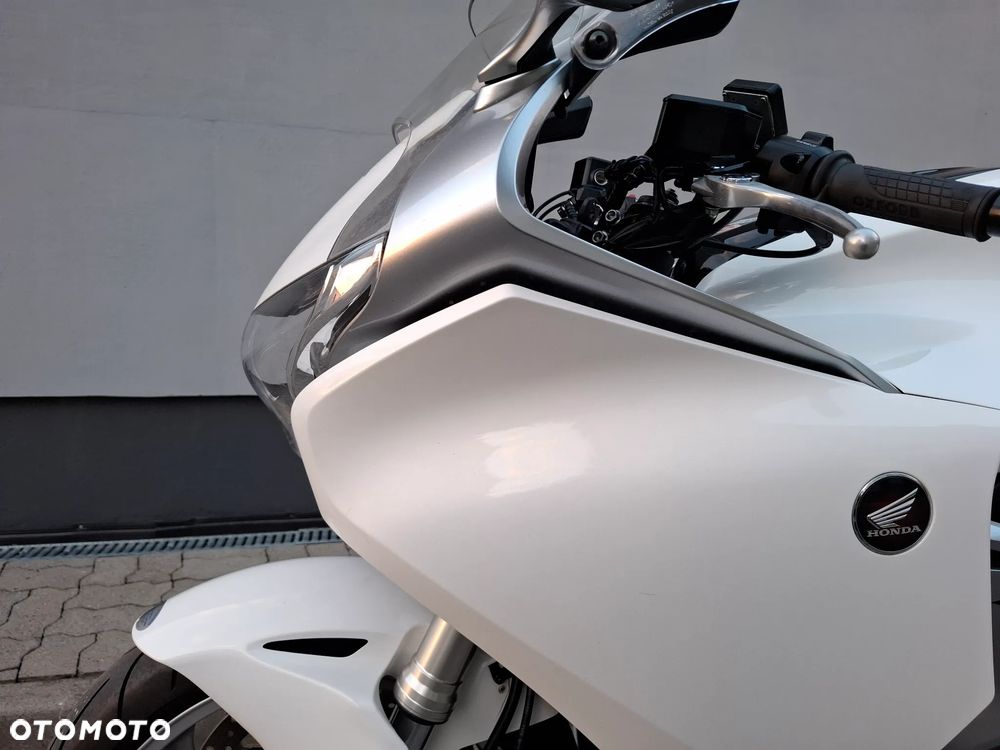 Honda VFR - 27