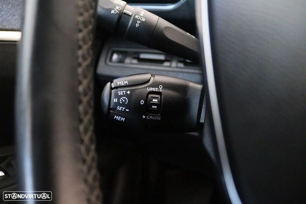 Peugeot 5008 1.2 PureTech Allure EAT6 - 10
