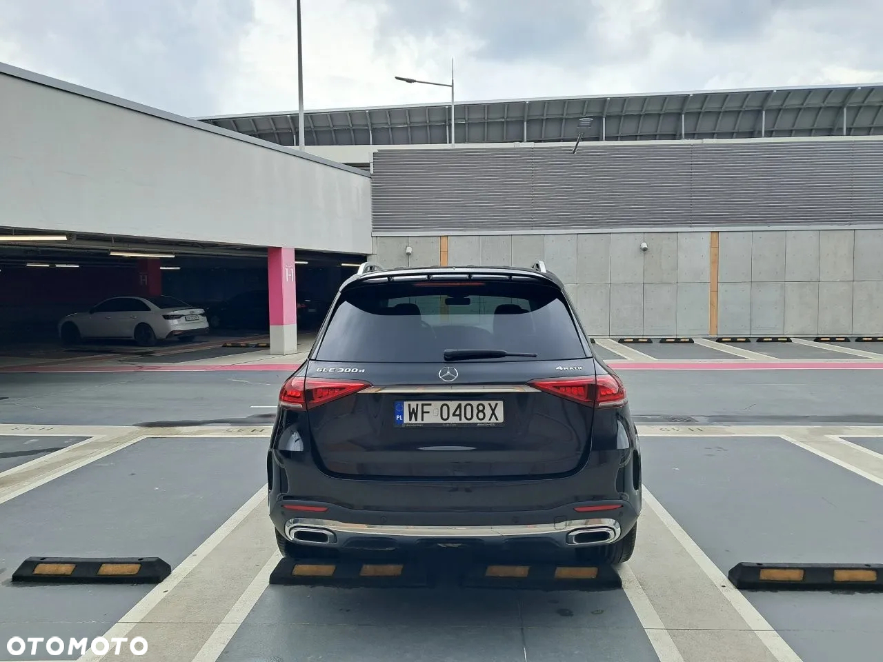 Mercedes-Benz GLE 300 d 4-Matic - 4