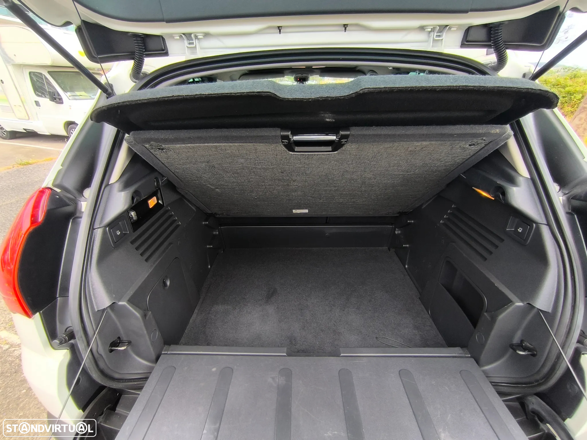 Peugeot 3008 1.6 HDi Allure - 30