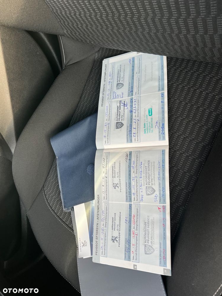 Peugeot 208 1.6 BlueHDi Allure S&S - 18