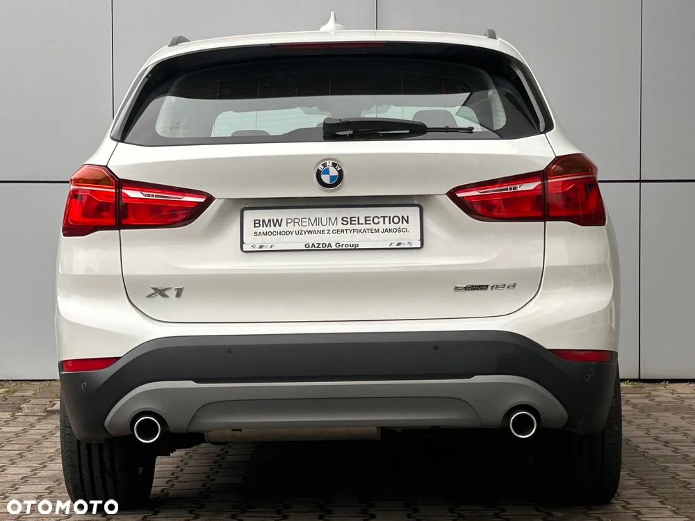 BMW X1 sDrive18d - 8