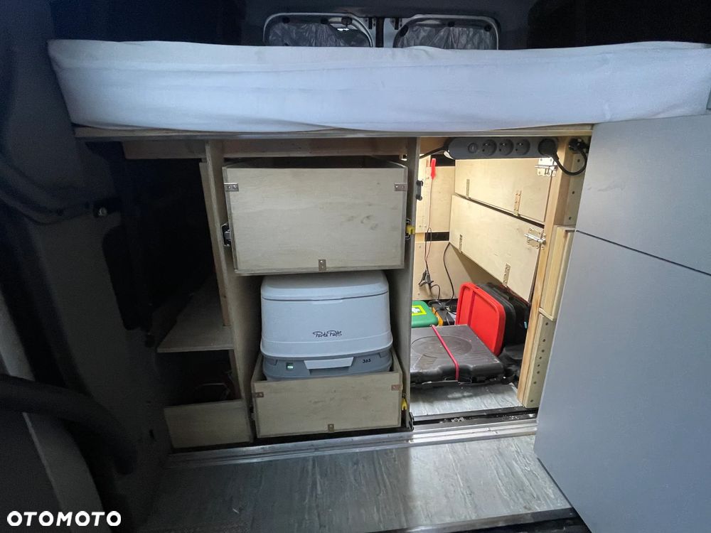 Mercedes-Benz Sprinter - 15